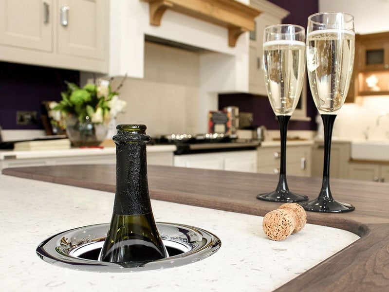 Kaelo wine server