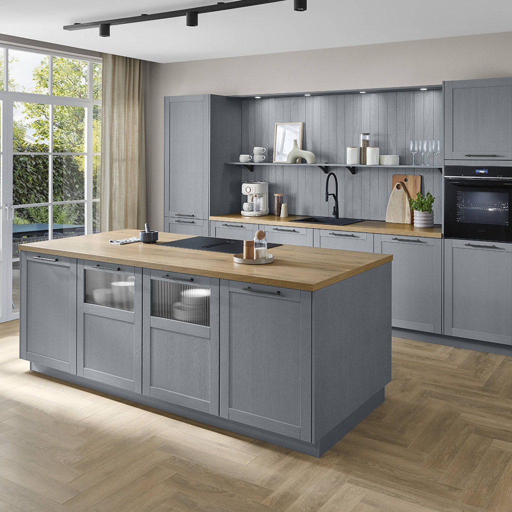 Frame Cottage kitchen in Stone Blue 614 Nobilia